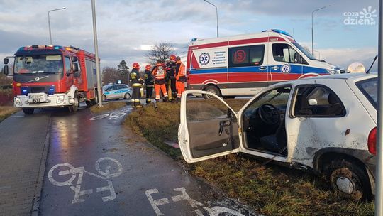 Bez uprawnień, za to z promilami wjechał w barierki