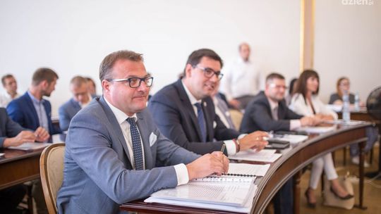 Bez wotum i absolutorium