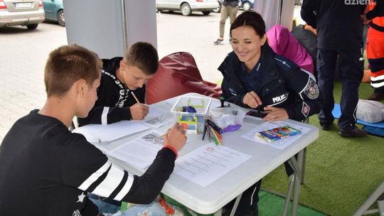 Bezpieczna droga do szkoły z policją