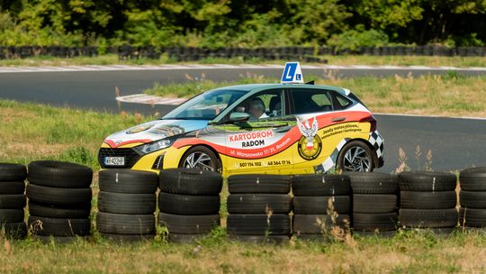 Bezpieczna jazda w każdym wieku - Automobilklub Radomski szkoli seniorów