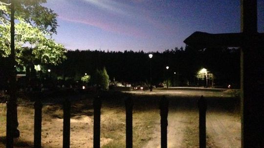 Białobrzegi. Cmentarz ma już oświetlenie