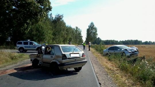 BIAŁOBRZEGI: Groźny wypadek. Cztery osoby ranne