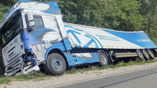 Biejków. Zderzenie osobówki z autem ciężarowym Biejków. Zderzenie osobówki z autem ciężarowym