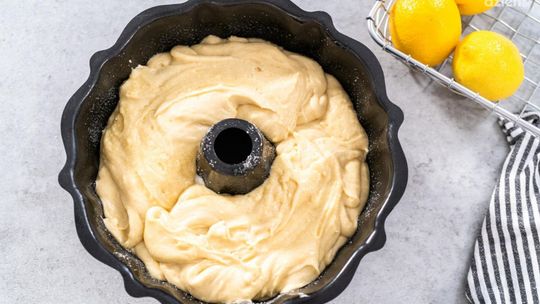 Blachy do pieczenia babki – 3 modele, które warto kupić