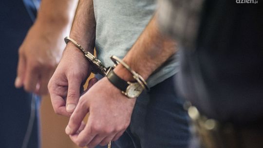 Bliźniacy z Iłży odpowiedzą przed sądem, ale nie za zabójstwo