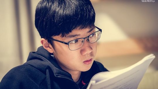 Bluzy z nadrukiem – jaki print wybrać?