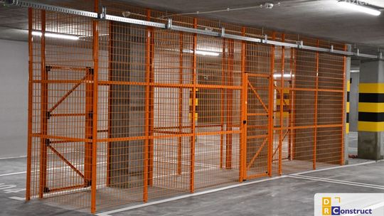 Boksy na jednoślady na miejscu parkingowym - jakie są najważniejsze kwestie prawne związane z takim rozwiązaniem?