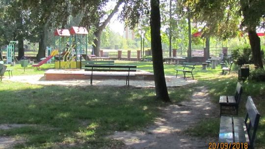 Borki. Plac zabaw do odnowy