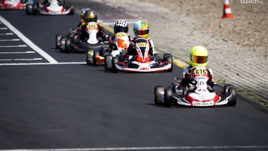 Bracia Bal w kartingowej czołówce na torze w Słomczynie