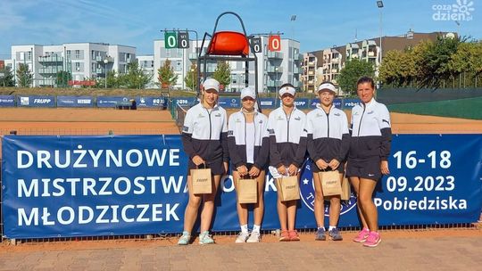 Brązowy medal młodziczek AT Masters Radom w Drużynowych Mistrzostwach Polski