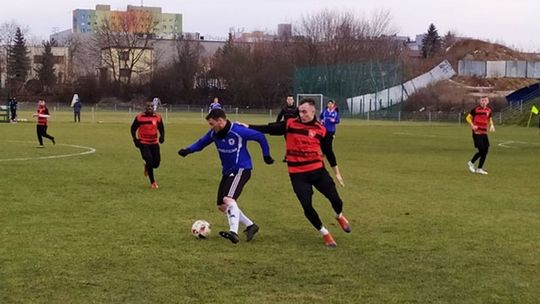 Broń po dwóch golach Kamila Czarneckiego pokonała innego III-ligowca