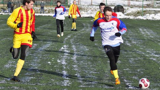 Broń pokonała Koronę