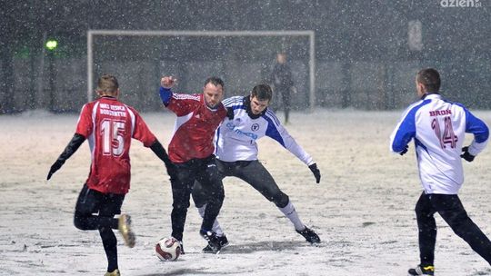 Broń pokonała Łysicę Bodzentyn Broń pokonała Łysicę Bodzentyn