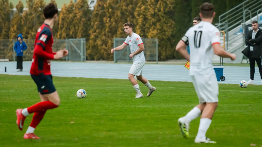 Broń Radom bez punktów w Sieradzu – porażka z nowym liderem