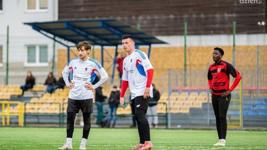 Broń Radom pozyskała dwóch zawodników. 
W środę mecz z Pogonią