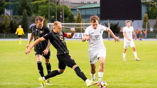 Broń Radom remisuje z liderem, a Pilica Białobrzegi przegrywa w rozgrywkach III ligi