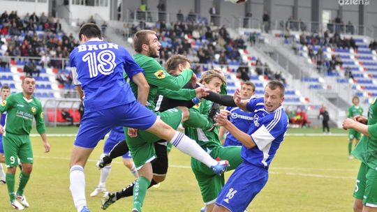 Broń ropoczyna sezon od meczu z Huraganem