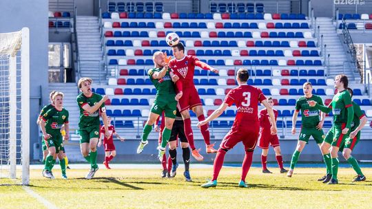 Broń - Unia. Skruszyć żelazną defensywę