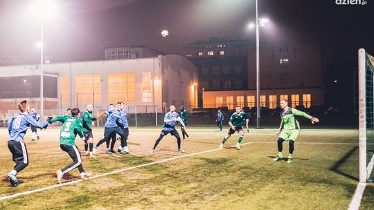 Broń w grze kontrolnej lepsza od pionkowskiego Prochu