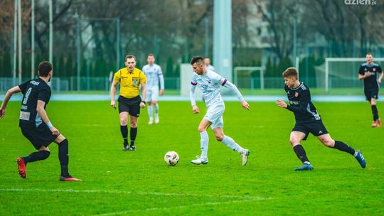 Broń wypaliła po przerwie i pewnie pokonała Concordię