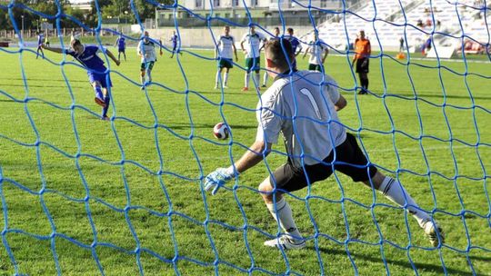 Broń zremisowała wygrany mecz