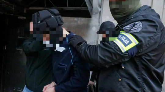 Brutalne morderstwo na UW. Podejrzany trafi do aresztu w Radomiu Brutalne morderstwo na UW. Podejrzany trafi do aresztu w Radomiu