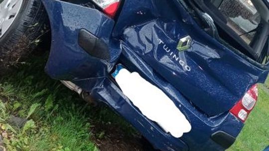 Brzóza. Busem wjechał w osobówkę