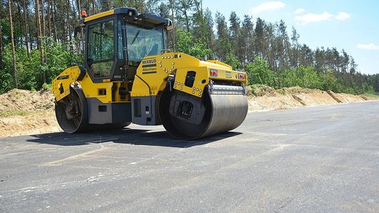 Budowa dróg w powiecie radomskim. Wiosna sprzyja inwestycjom