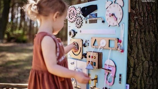 Budowa i funkcja tablic manipulacyjnych dla dziecka