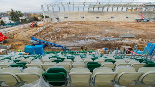 Budowa stadionu przy Struga: Co z krzesełkami i z telebimem?