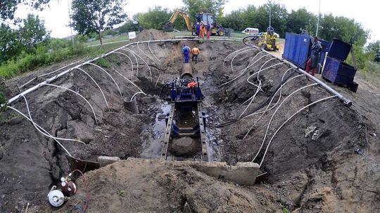 Budują „czynówkę" na Obozisku