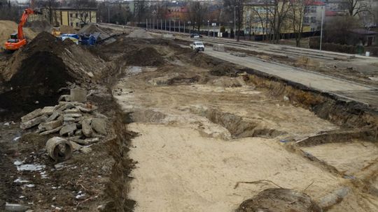 Budują estakady przy wiadukcie