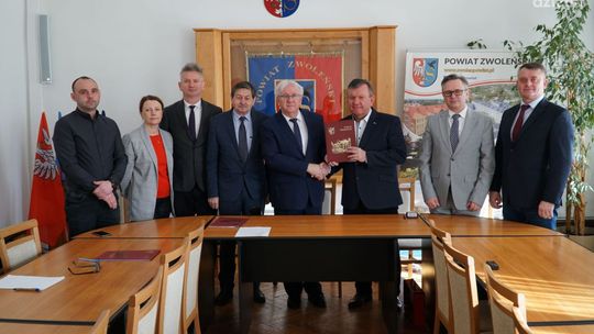 Budynek Starostwa Powiatowego w Zwoleniu przejdzie termomodernizację