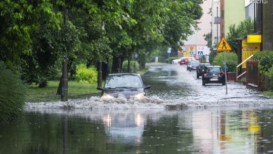 Burza nad Radomiem. Zalane ulice i podtopienia