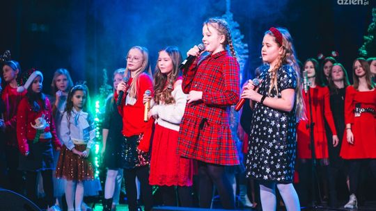 Było czuć ducha świąt. Tak kolęduje Radomska Szkoła Rock'a