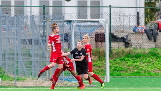 Cenne wyjazdowe zwycięstwo piłkarek HydroTrucku Sportowej Czwórki Radom