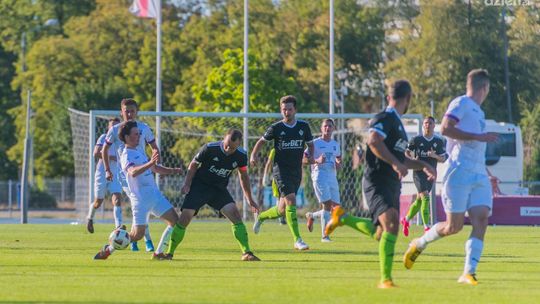 Cenny wyjazdowy triumf i Broń poza strefą spadkową