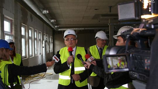 Centrum Onkologii wciąż czeka na pracowników