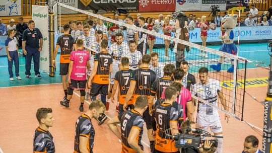 Cerrad Czarni w drodze po premierowe zwycięstwo