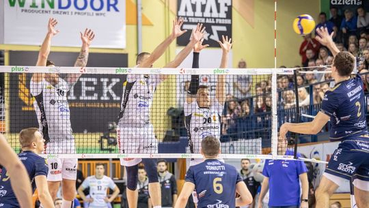 Cerrad Enea Czarni Radom postraszyli mistrza Polski na własnym terenie, ale nie zdobyli ani jednego punktu