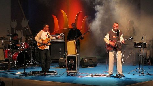 Charytatywny koncert zespołu Raz Dwa Trzy