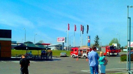 Chwile grozy pod stacją paliw!