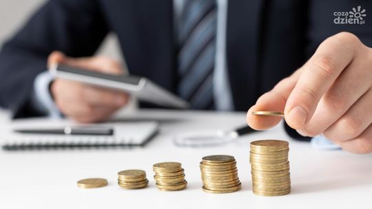 Chwilówki bez przelewania grosza - jak działają i kto ich szuka