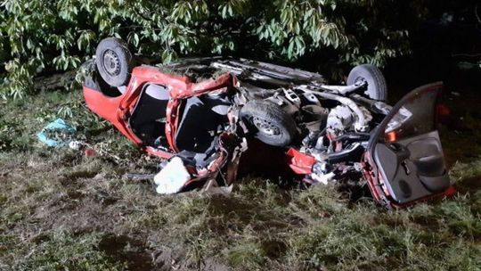 Chynów. Dwie osoby nie żyją po zderzeniu z tirem