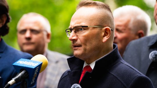 „Ci, którzy dzisiaj rządzą, Boga nie znają”. Byli działacze Konfederacji dołączają do Bezpartyjnych Samorządowców