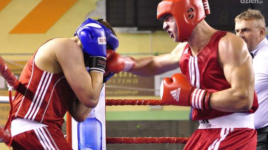 Cieślak i Tomczyk wygrali pierwsze walki na MP (Video)