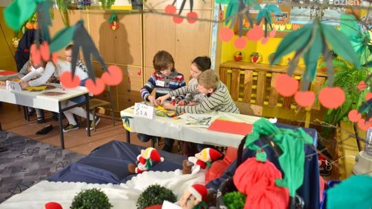 "Ciocia Jabłonka i Wujek Seler z Krainy Witaminy"