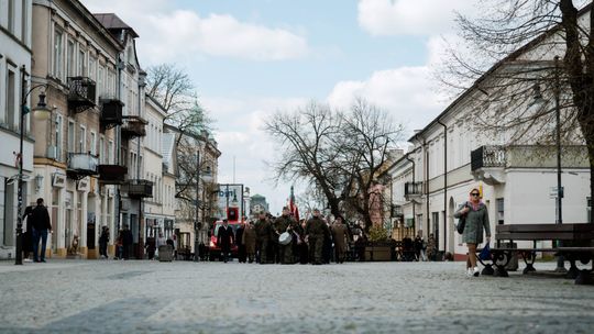 Cisza i refleksja w Radomiu. Obchody rocznicy katastrofy smoleńskiej Cisza i refleksja w Radomiu. Obchody rocznicy katastrofy smoleńskiej