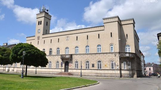 Co dalej z budynkiem ratusza?