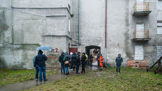 Co dalej z zawaloną kamienicą i jej lokatorami? 